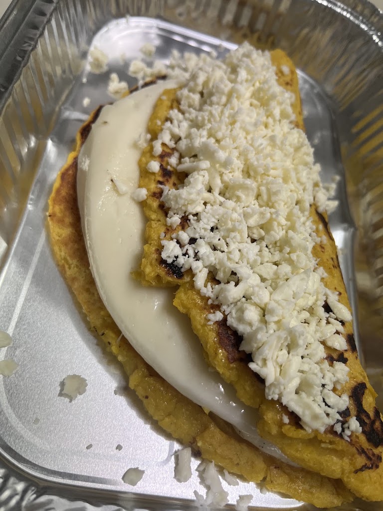 Bar Cafeteria Antojos — Comida y bebida