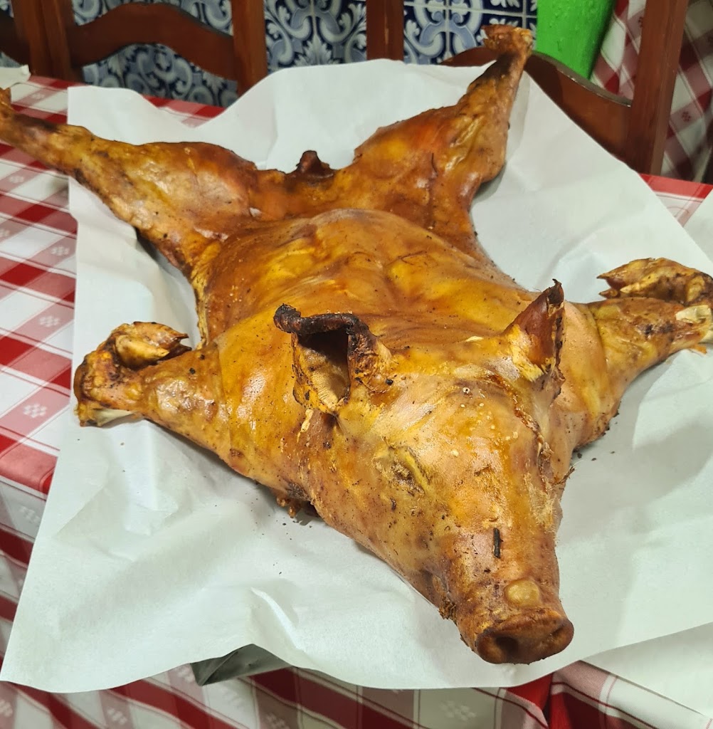 Casa dos Leitoes Restaurante A Forja — Lechon