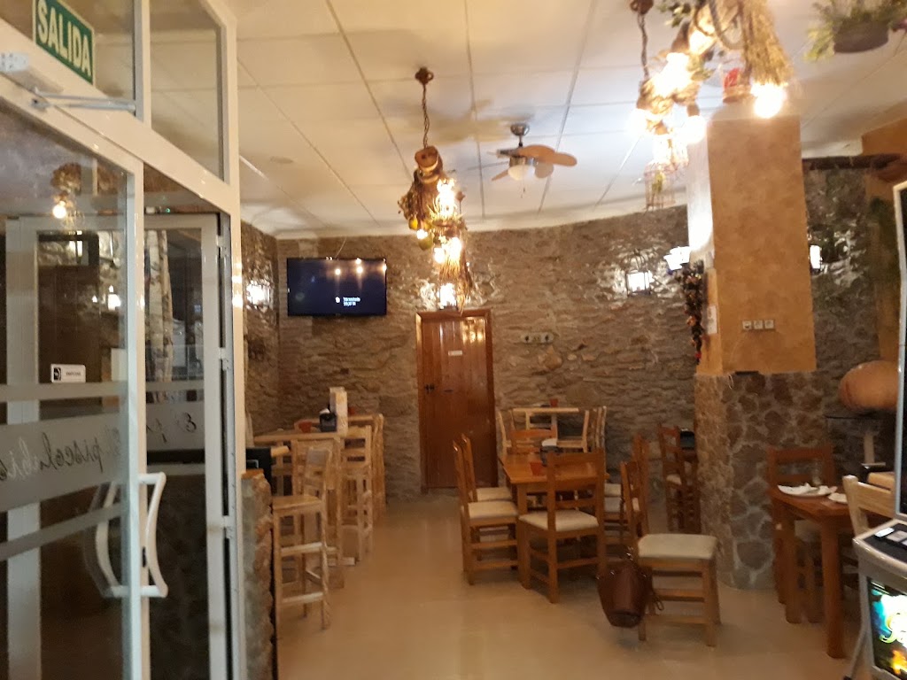 Cafeteria El Piscolabis — Ambiente