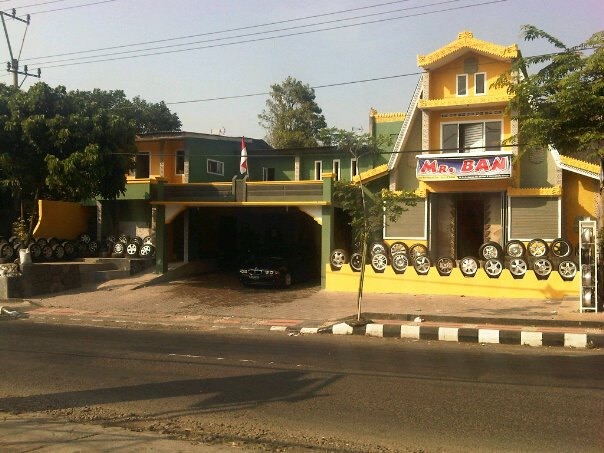 Mr Ban, Toko Ban & Velg Mobil