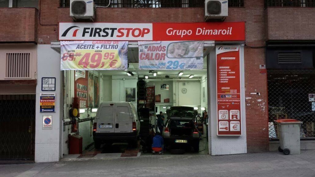 FIRST STOP ATOCHA-GRUPO DIMAROIL — Exterior