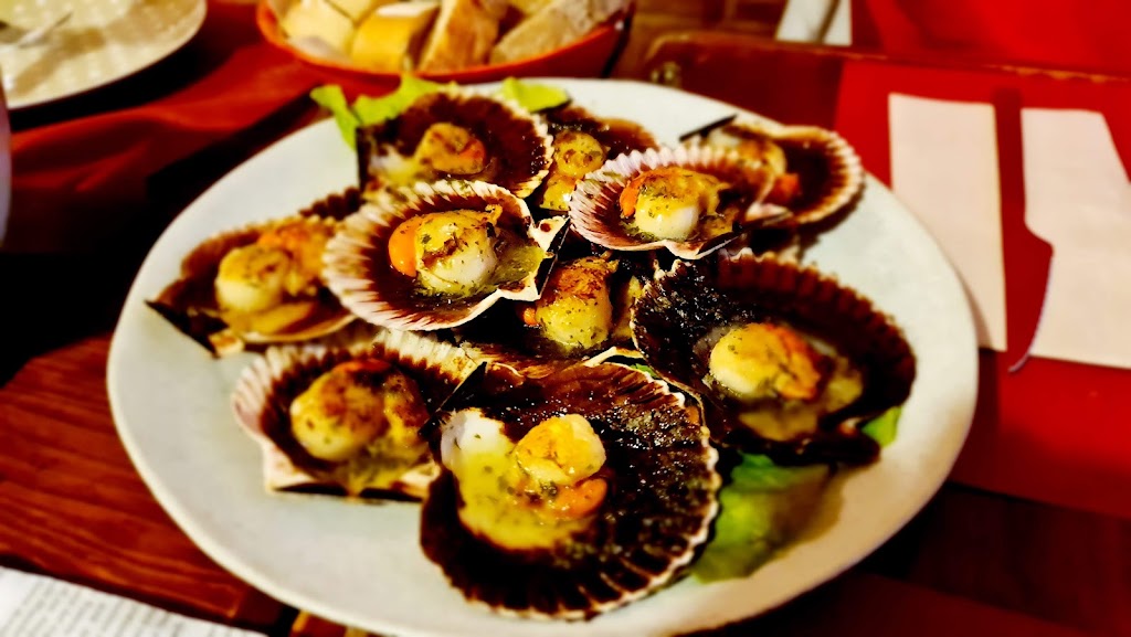 Taperia MARUXA — Comida y bebida