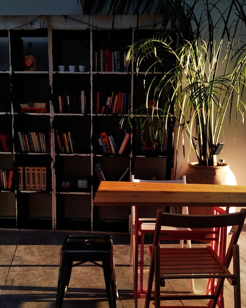 La Nau Socarrada - Cafeteria i espai cultural.