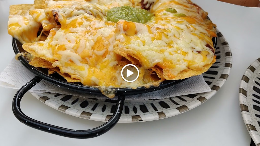 Bar Avenida Pizzeria — Comida y bebida