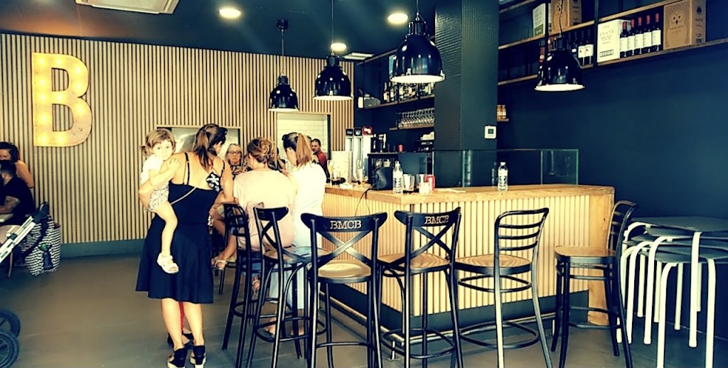 El Bar — Ambiente