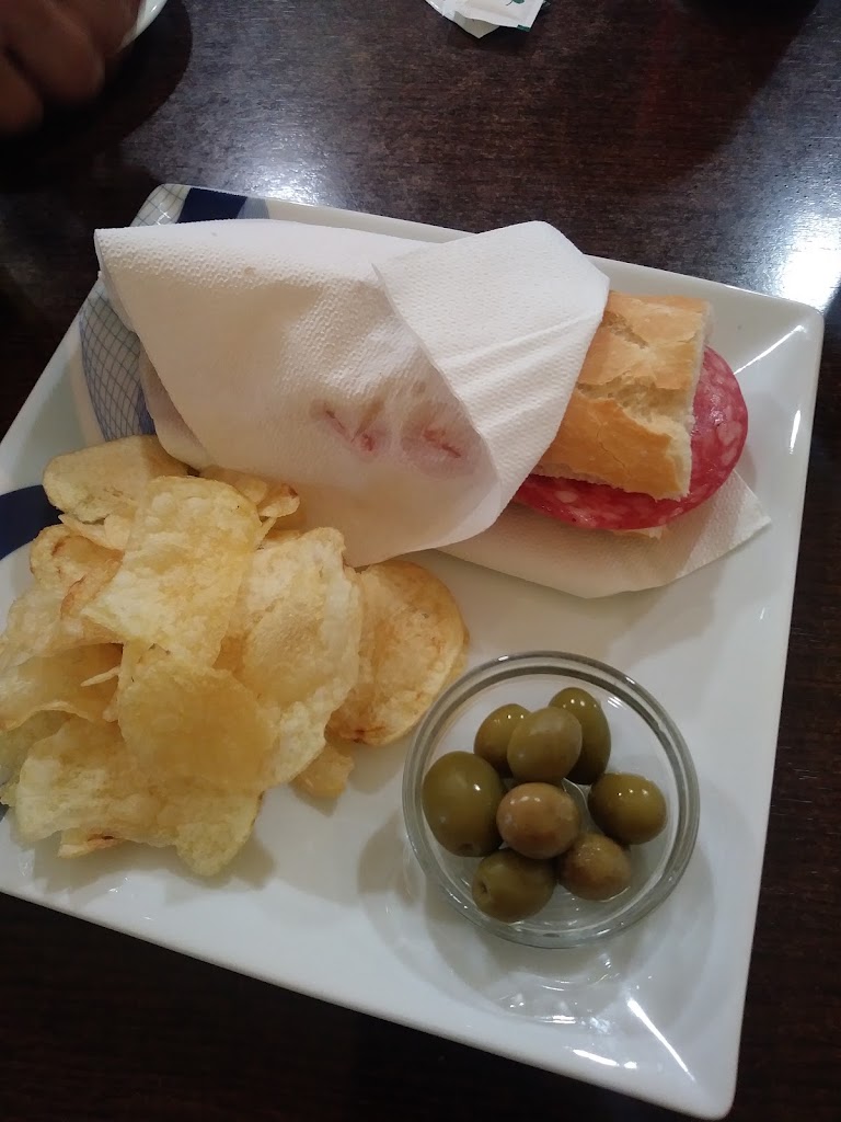 La Bascula — Comida y bebida