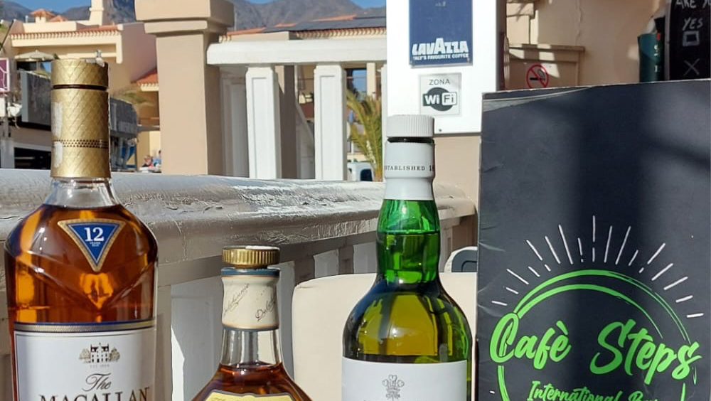 CANARY ISLANDS....BAR DE COPAS..... — Comida y bebida