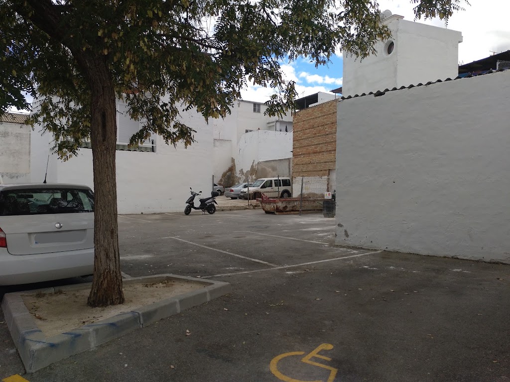 Parking Publico Gratuito Manzanares — Estacionamiento