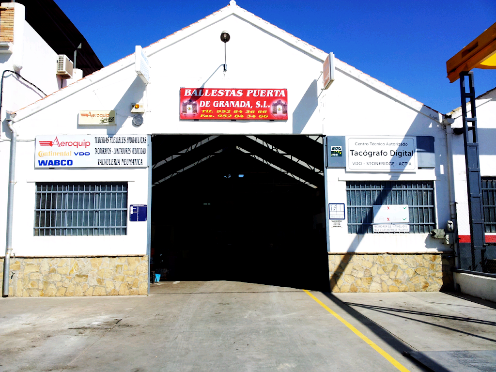 Ballestas Puerta De Granada — Del propietario