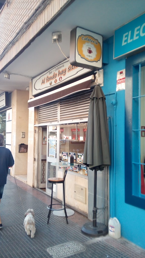 Bar Cafeteria Al Fondo Hay Sitio
