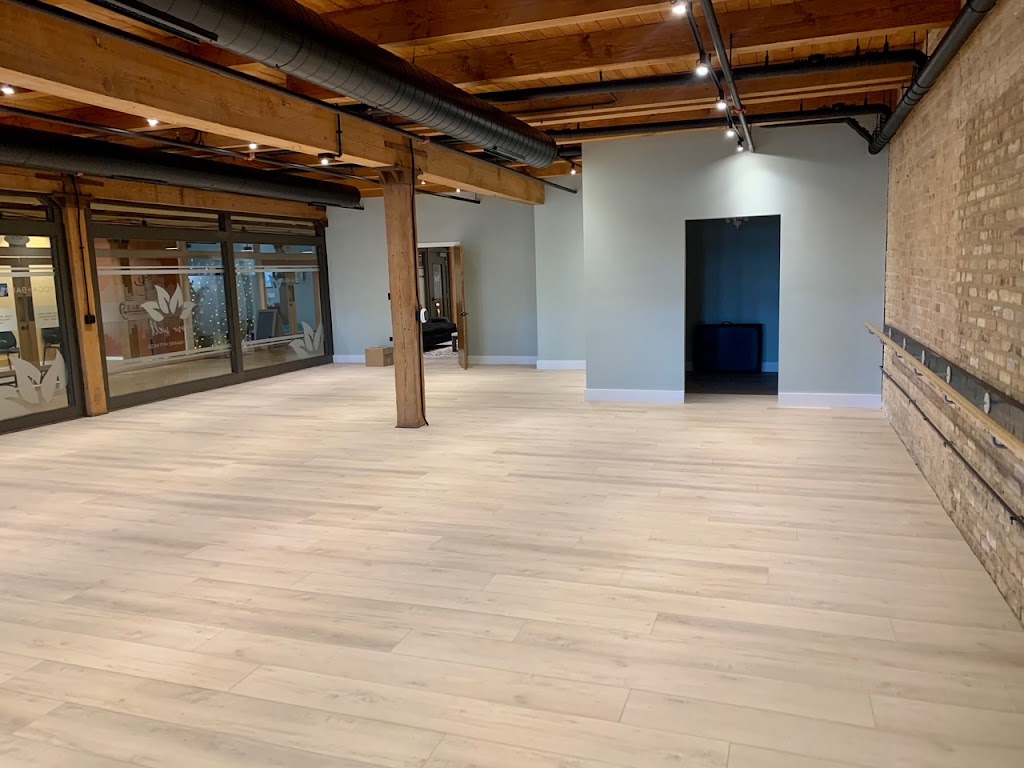  Grow Well Yoga + Barre + Fitness, Naperville, IL