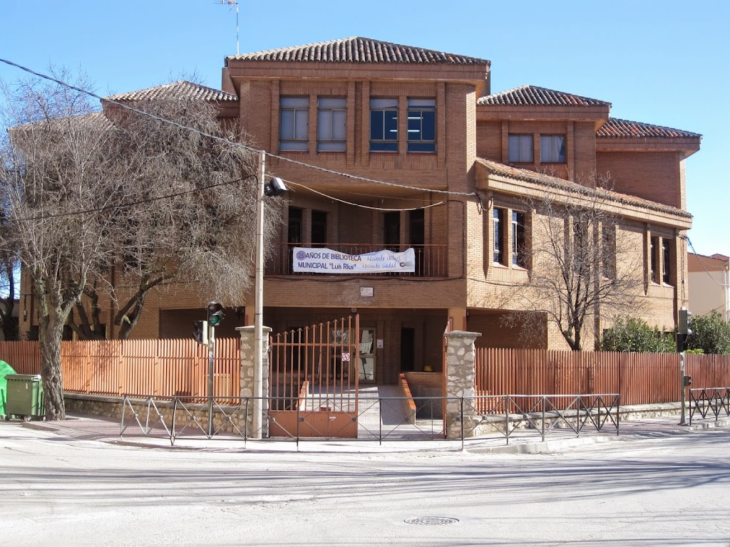 Biblioteca Publica Municipal Luis Rius