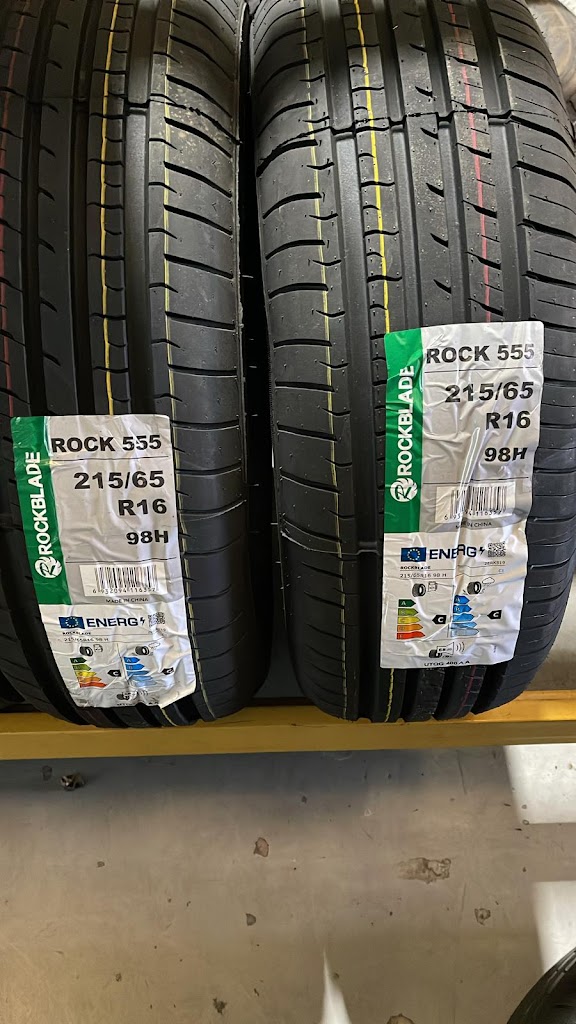 HIPER RUEDA | Valdemoro | Neumaticos Nuevos y Seminuevos | COMPRAMOS TU COCHE — Interior