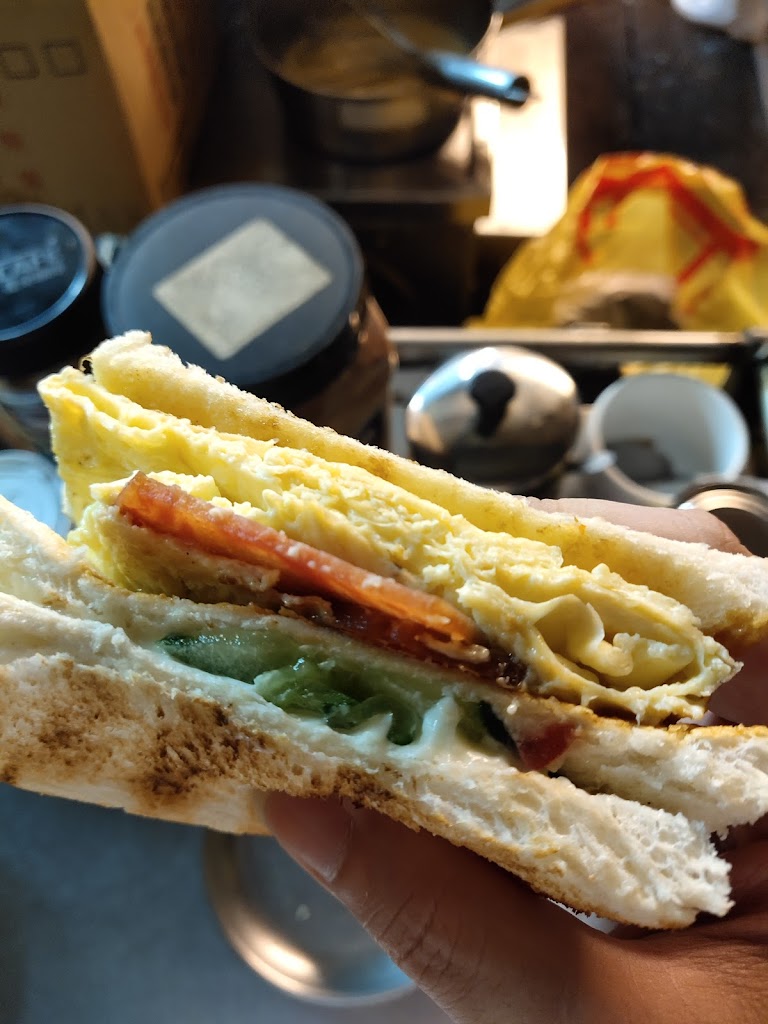 基隆廟口52號攤位 - 炭烤三明治 的照片