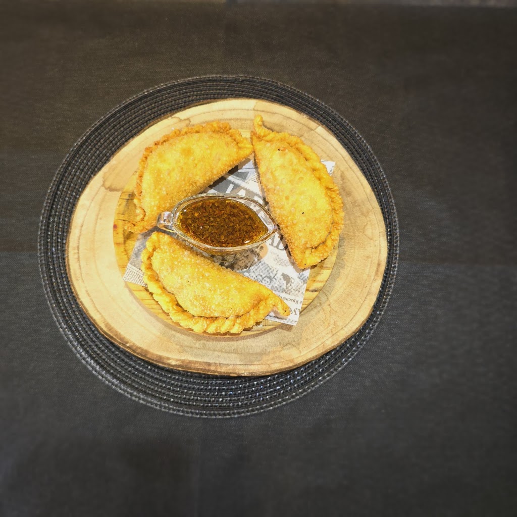 ARGENTINISSIMA VALDEMORO — Comida y bebida