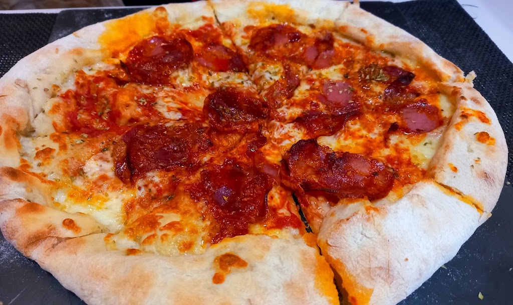 LAS CANITAS — Pizza