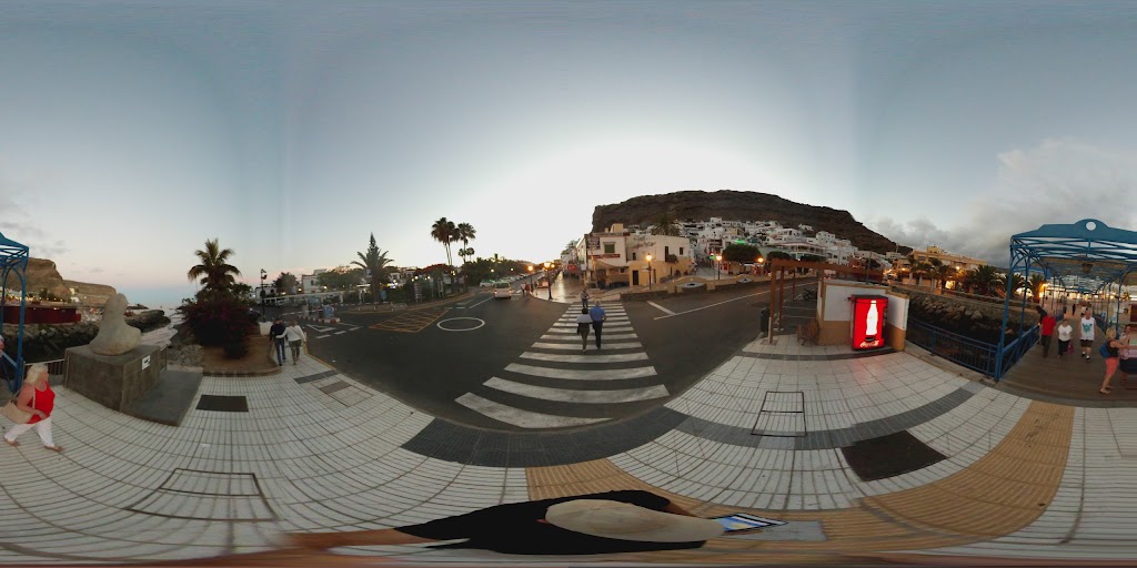 Aparcamiento del Puerto de Mogan. — Street View y 360deg