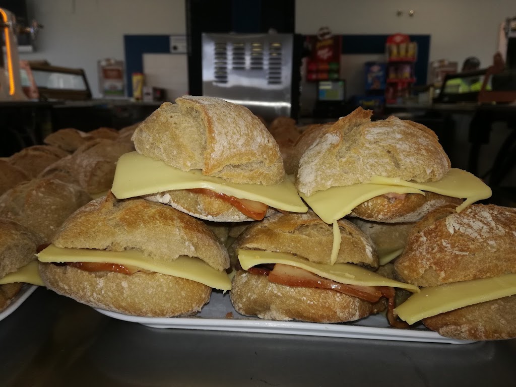 Cafeteria Restaurante Piscinas Trobajo del Camino — Comida y bebida