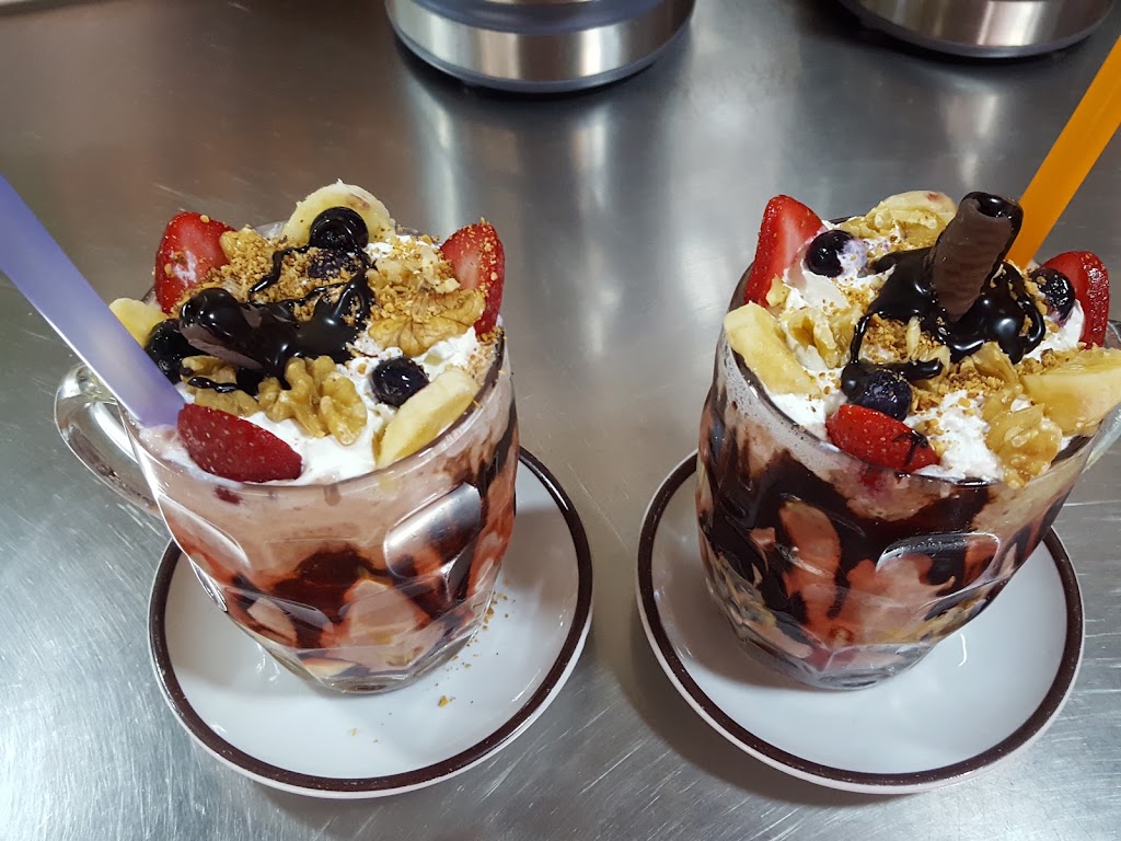 CAFETERIA LA GLORIA. — Comida y bebida