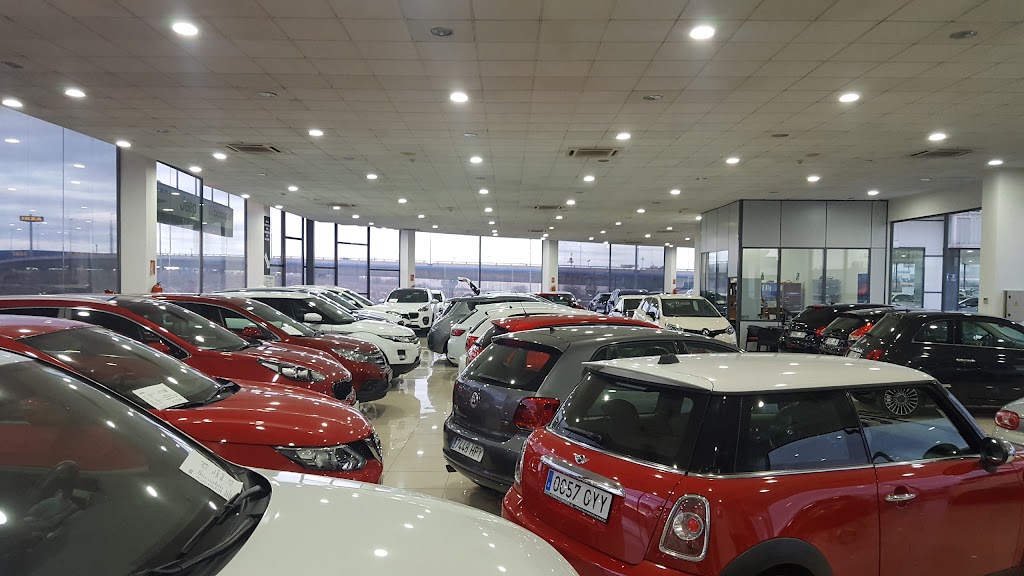 Hernan Automocion — Interior