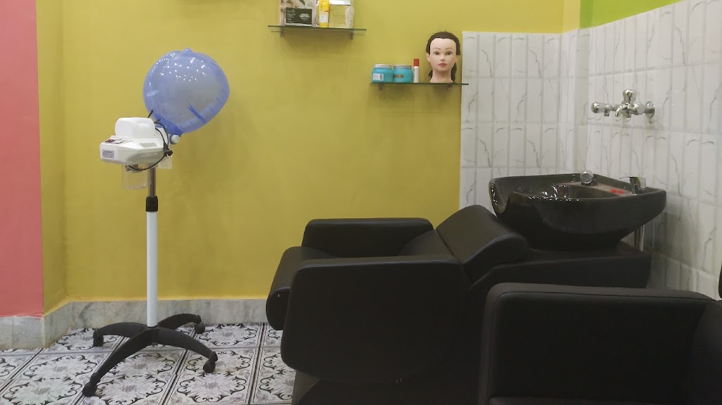 Shringaar Touch N Glow Ladies Beauty Parlour Free Training Center