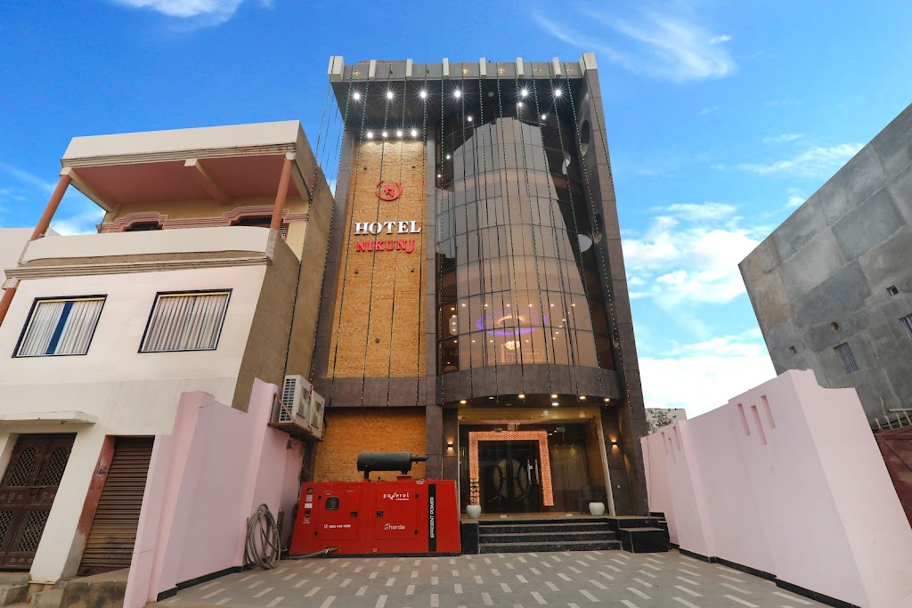 Hotel Nikunj Hotel Banquet Hall