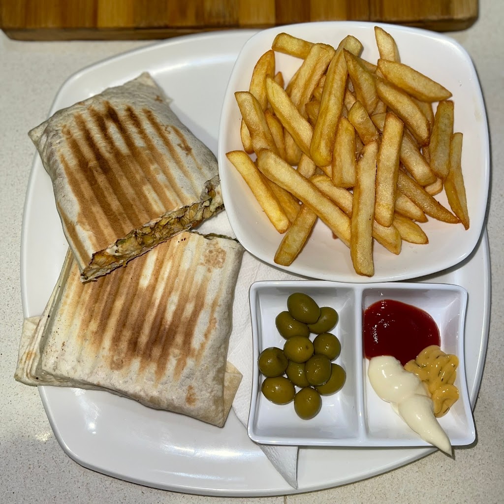 BAR DE LOS HERMANOS — Comida y bebida