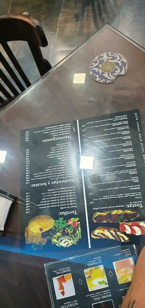 El Pilar...Cafe Bar — Carta