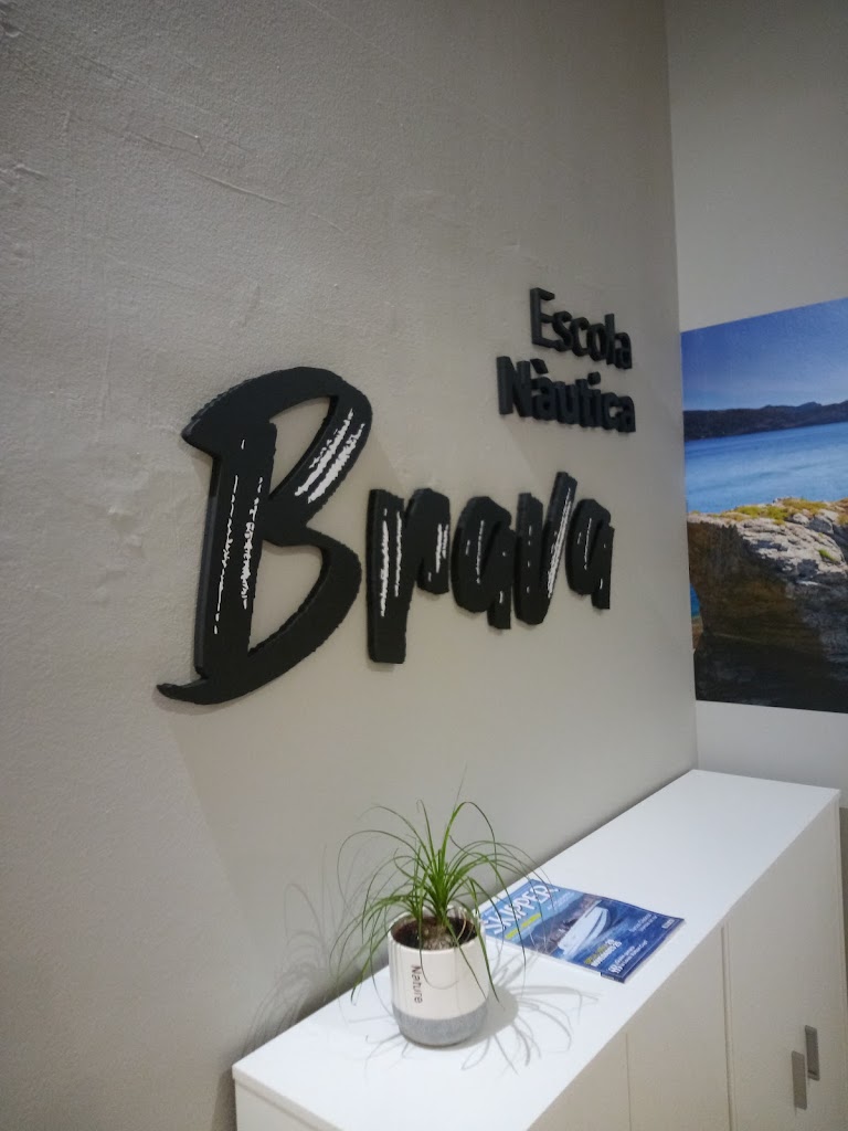 Escola Nautica Brava
