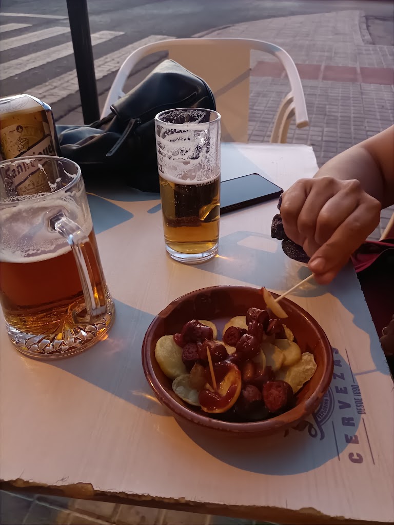 Cafe Bar Cabarcos — Comida y bebida
