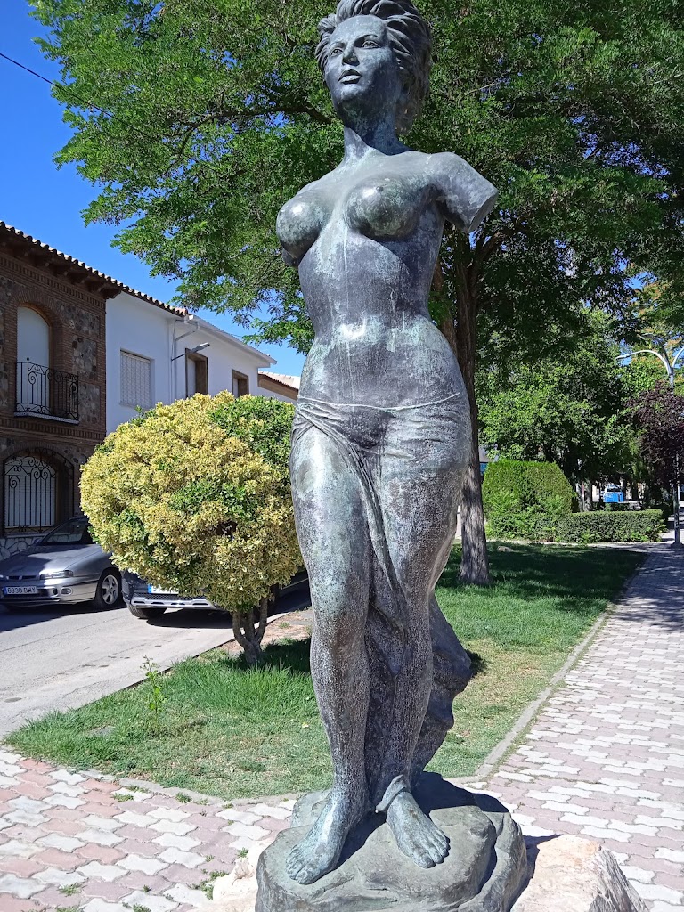 Monumento a Sara Montiel