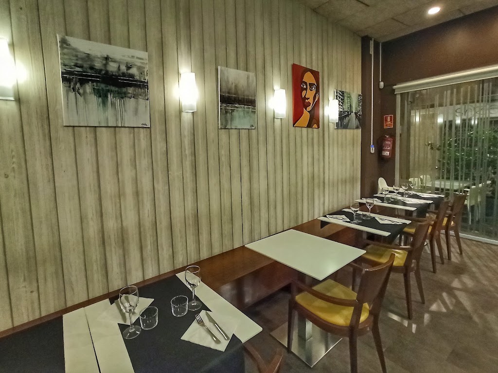 Calid Cafe — Ambiente