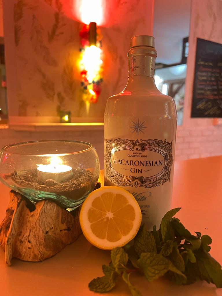 Bar Habasko - The hidden Bar — Comida y bebida