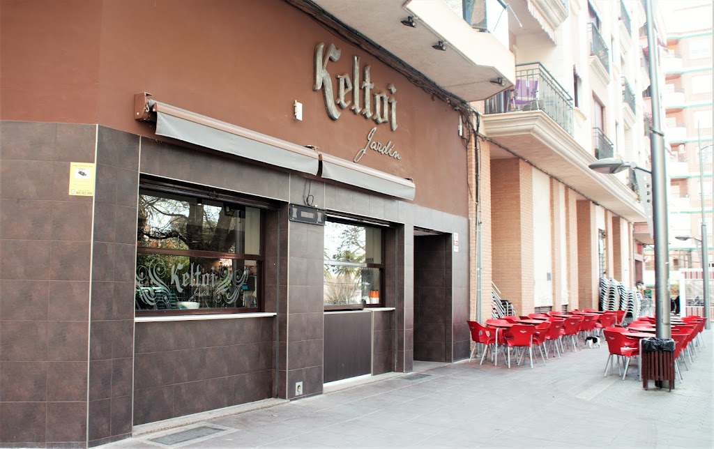 Cafe Pub Keltoi Jardin