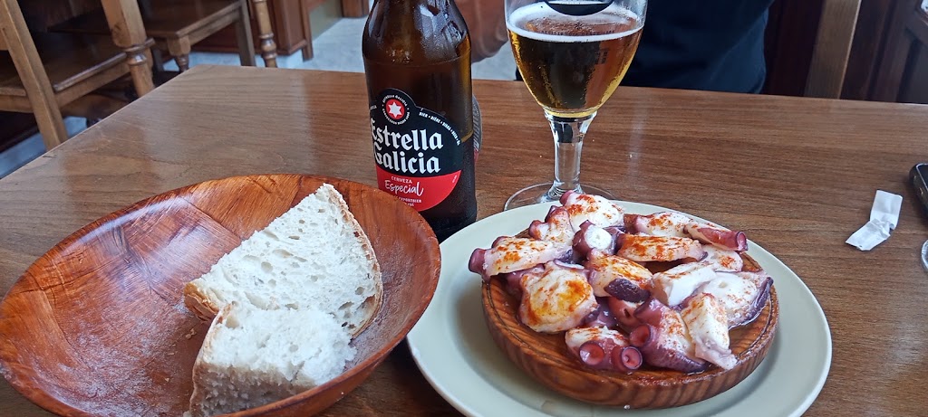 Meson Os Cortizos — Comida y bebida