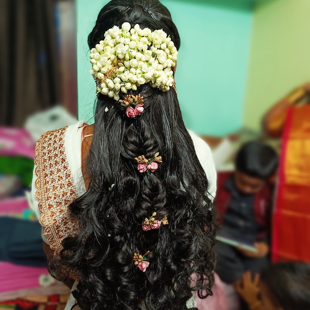 Crazy Family Saloon Spa Tattoos Hair Wigs