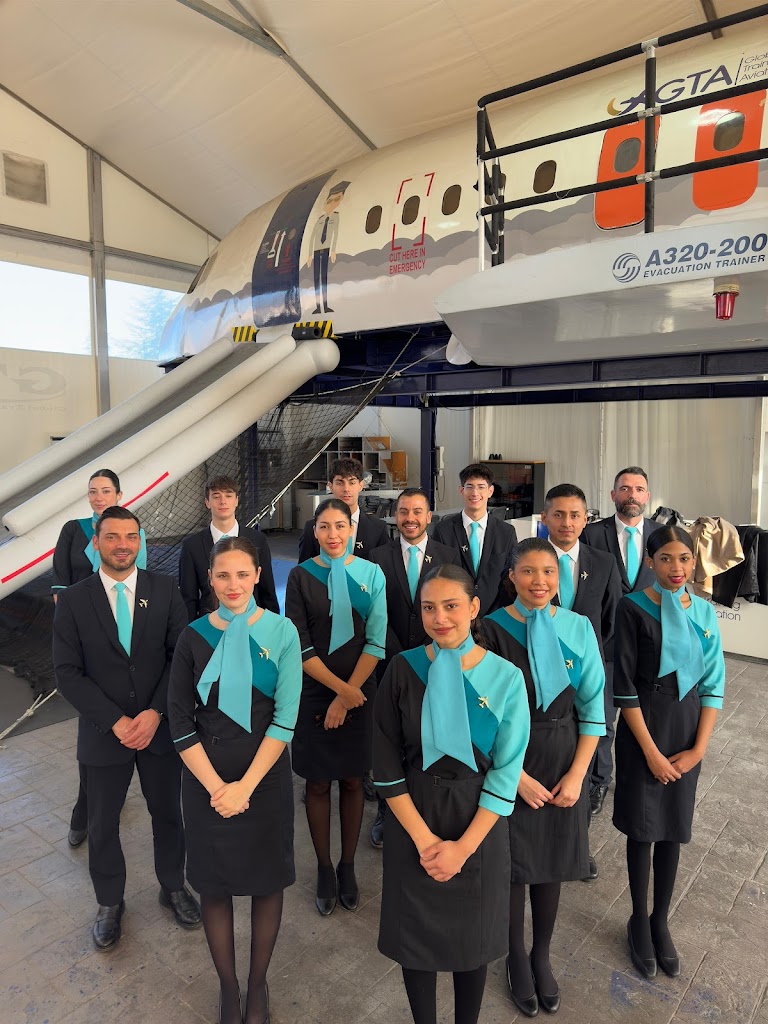 Central Santander Escuela Aeronautica | Curso Azafata de Vuelo TCP