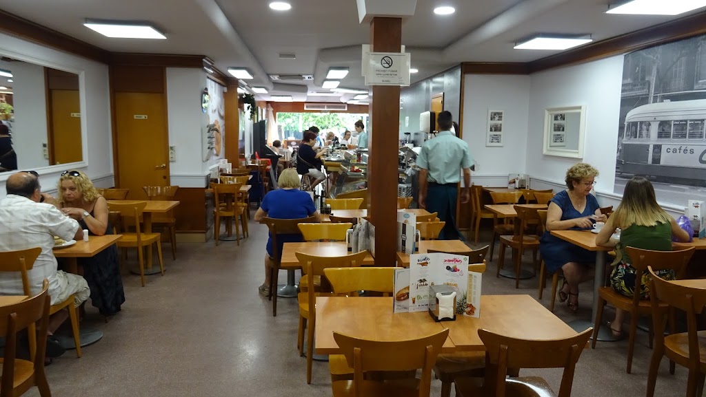 Cafes Caracas | Sant Adria del Besos — Ambiente