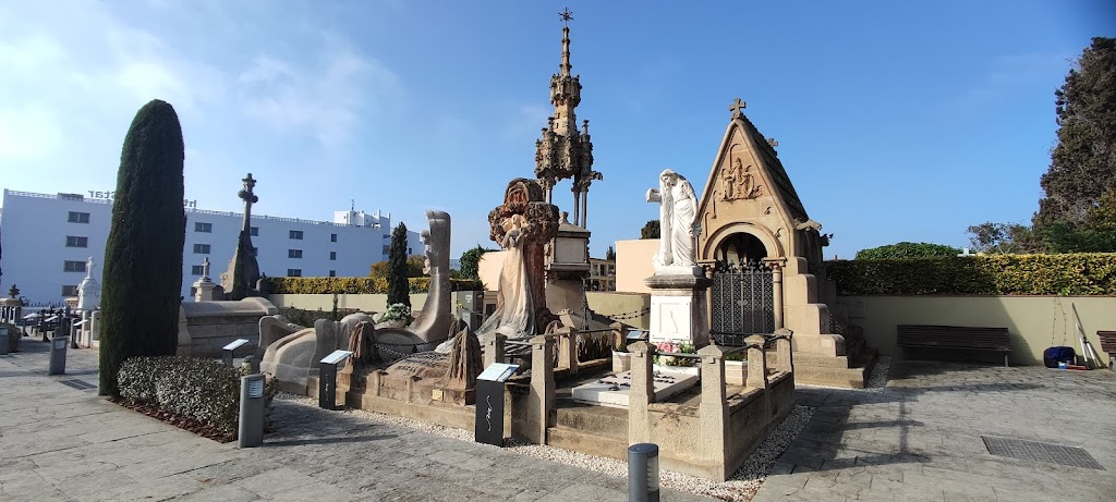 Cementerio Modernista