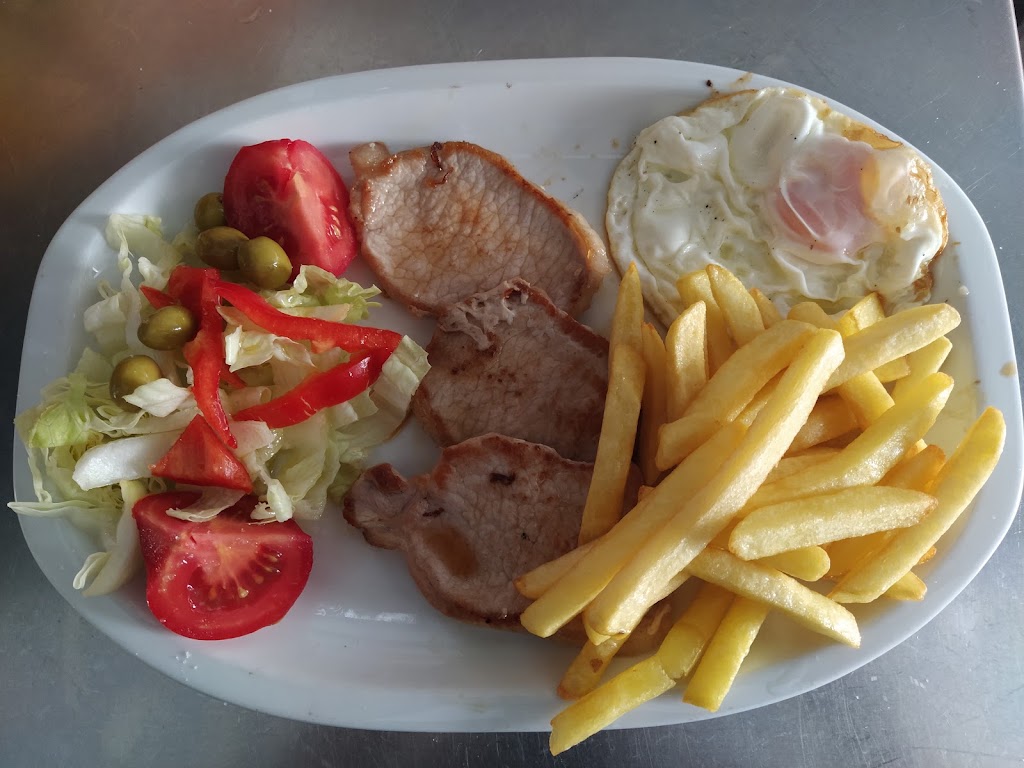 Bar Rio Cafeteria — Comida y bebida
