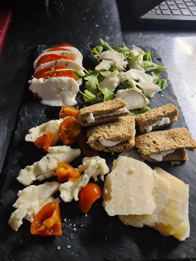 chikketteria69 — Comida y bebida