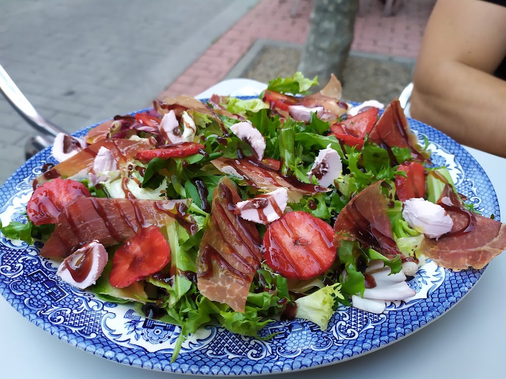 Restaurante Benavente Lord Byron — Comida y bebida