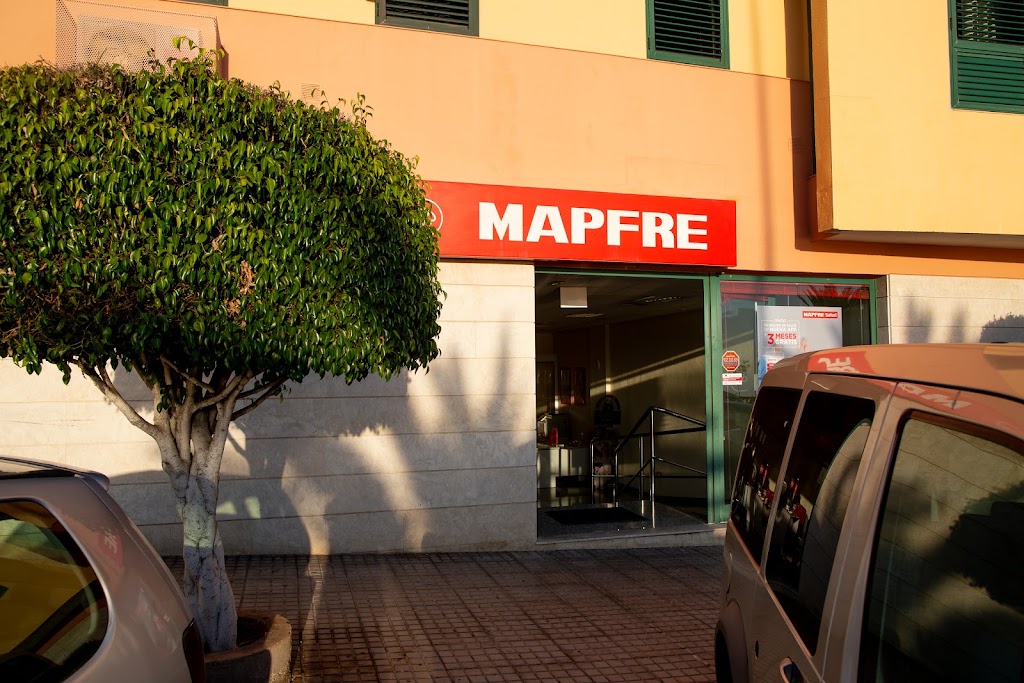 MAPFRE — Exterior