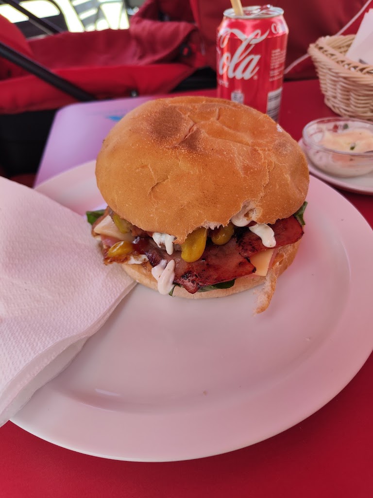 Bar Cafeteria Kiosko las 90 — Comida y bebida