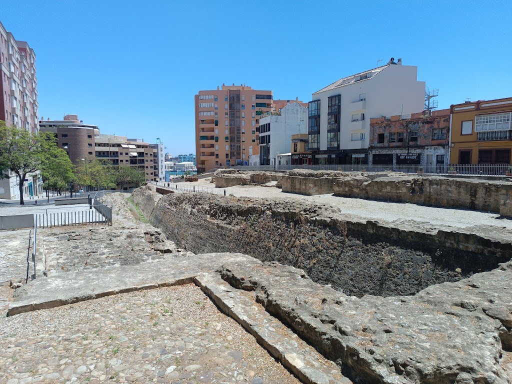 Recinto arqueologico de las Murallas Medievales Puerta de Gibraltar