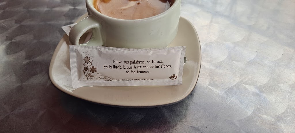Cafe Leveche — Comida y bebida