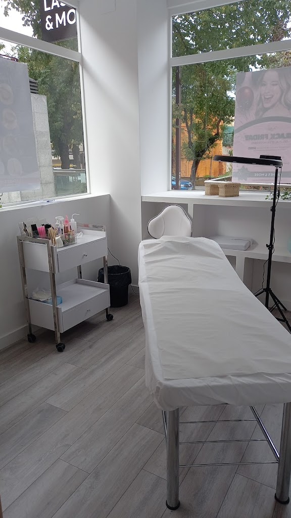 Lashes & More Valdemoro | Extensiones de pestanas