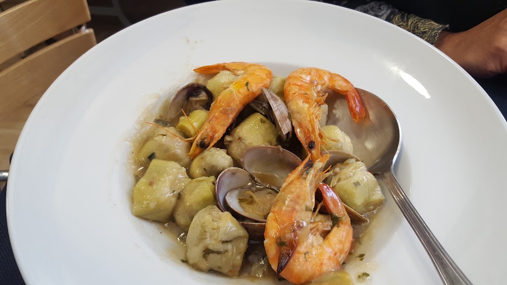 Bar Abel (Chelo y Quique) — Comida y bebida