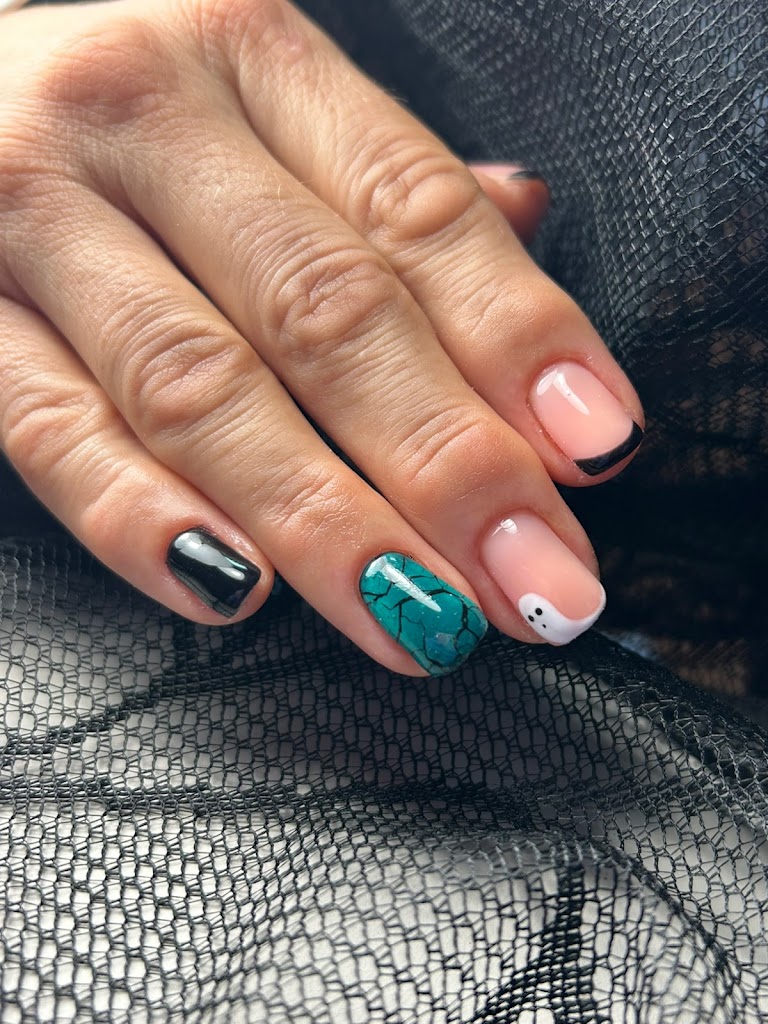 Salon de belleza Aranails — Manicura