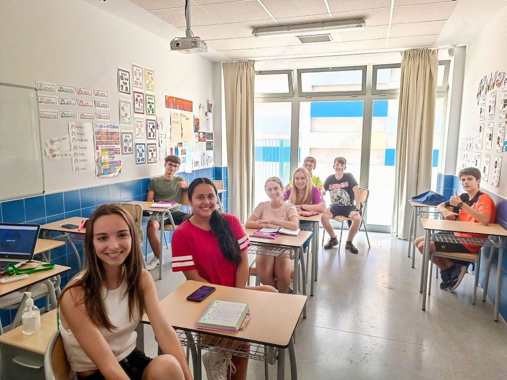 Academia Happy English